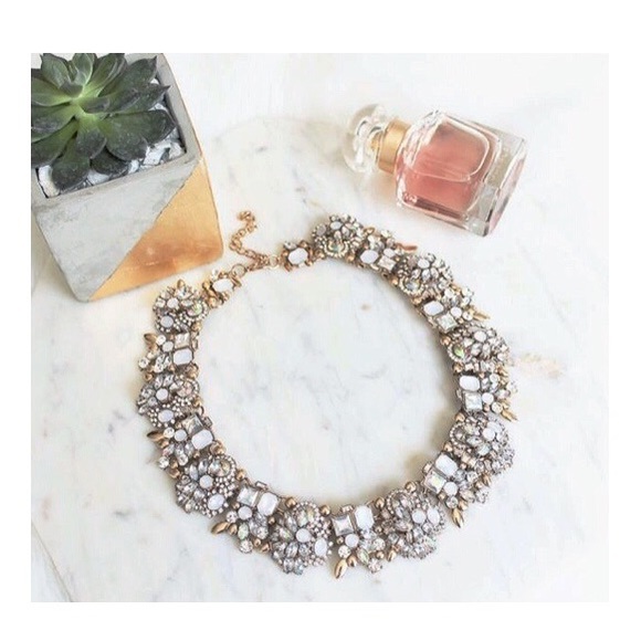 Glam Collar Necklace - Picture 7 of 8